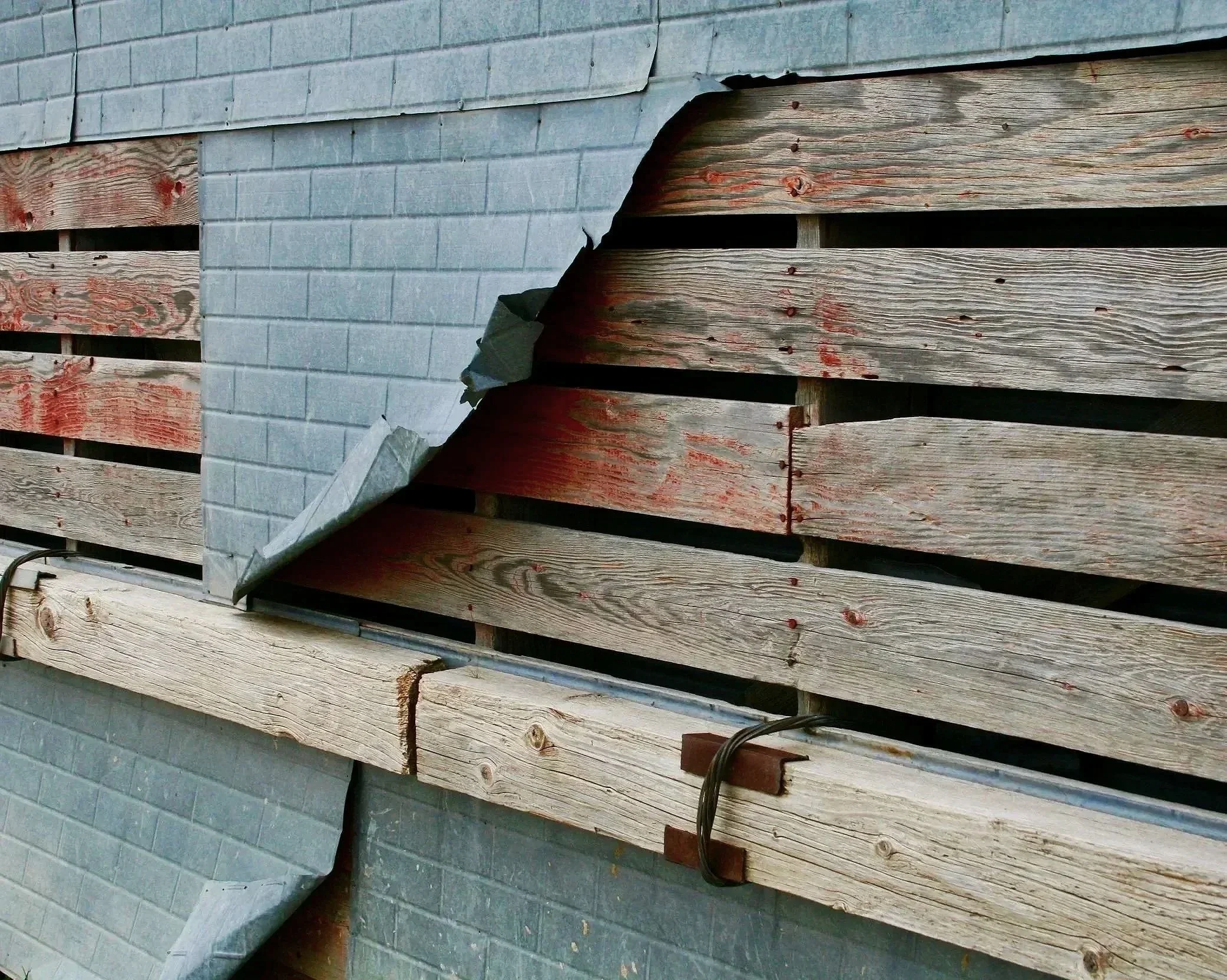 Peeling “Brick” 