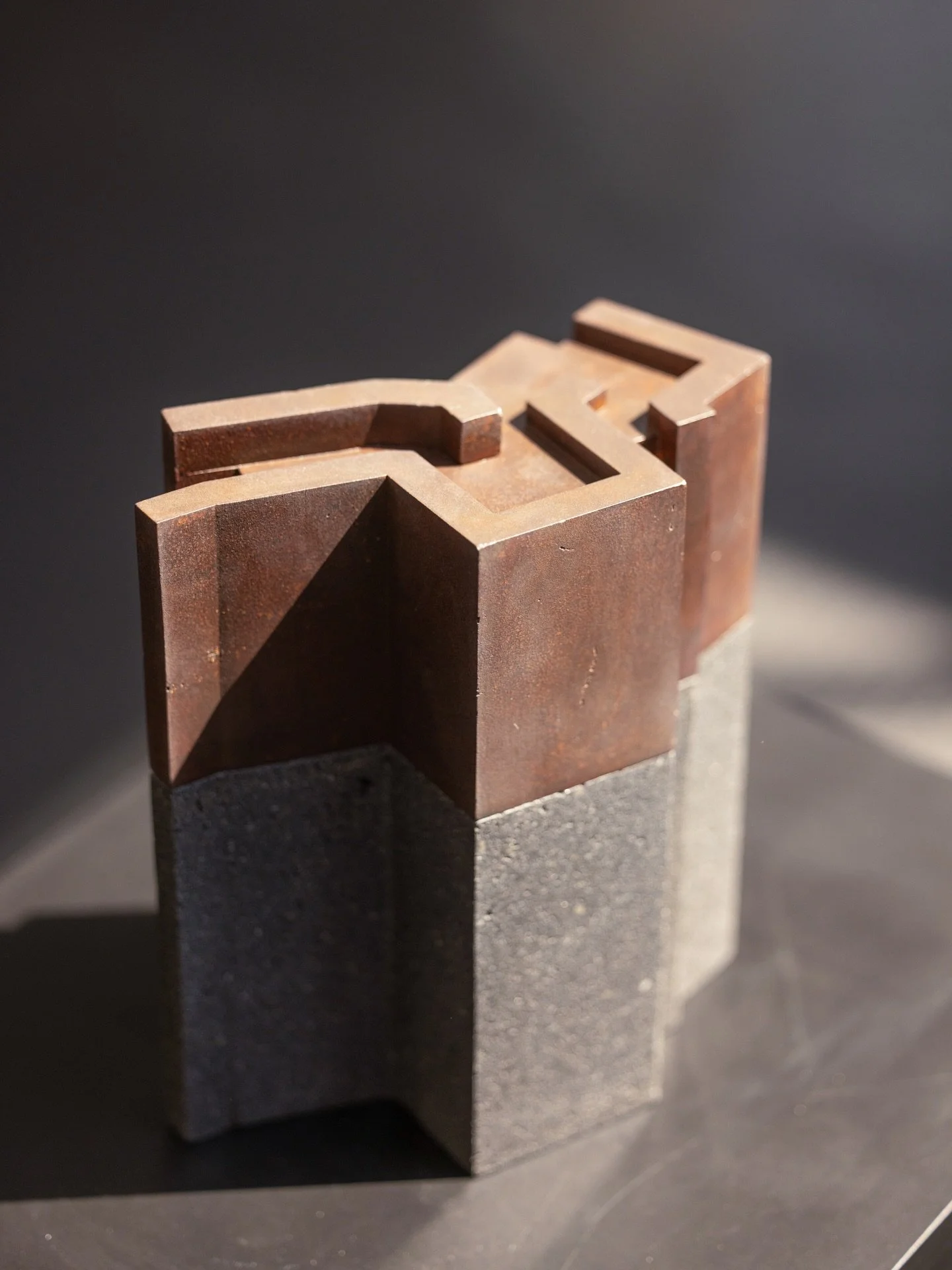 Metal
Roca Volc&aacute;nica 
-
-
#sculpture #escultura #metal #rust #volcanicrock mexico m&eacute;xico cdmx art arte نحت