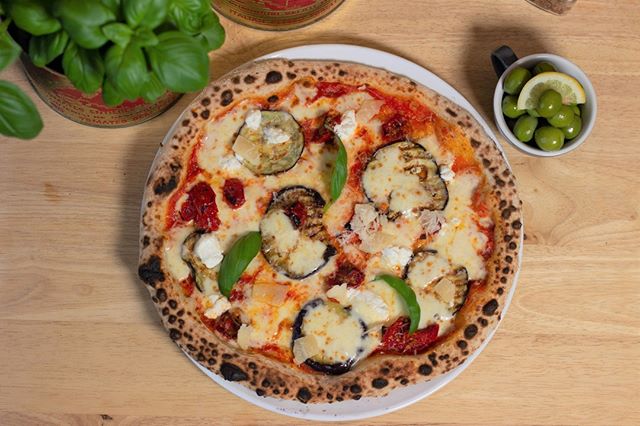 Calling all aubergine lovers 🔊 if you haven't yet tried our Aubergine pizza, we suggest paying us a visit as a matter of urgency. ⠀
⠀
Featuring fire-roasted aubergine, cherry tomatoes, ricotta and grana padano, we highly recommend this veggie deligh