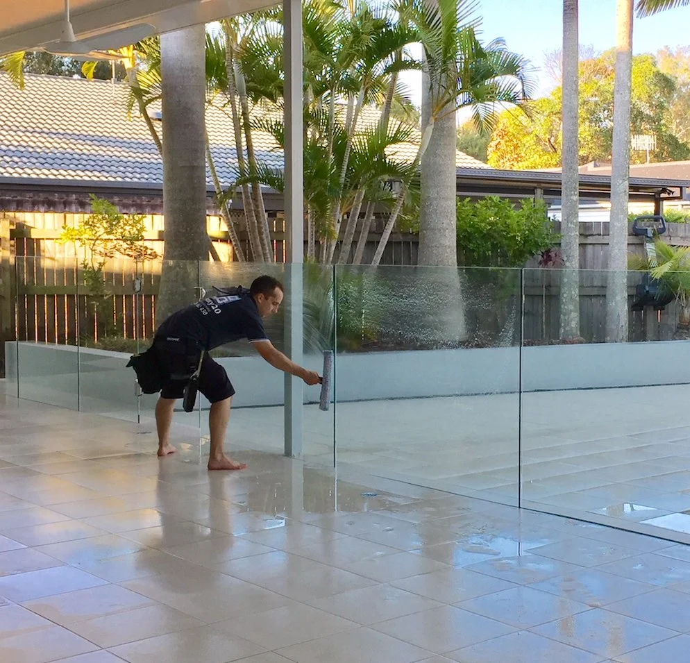 Pool fencing or balustrades look fantastic when cleaned properly. This pool fence in Currumbin sparkled after a squeegee.