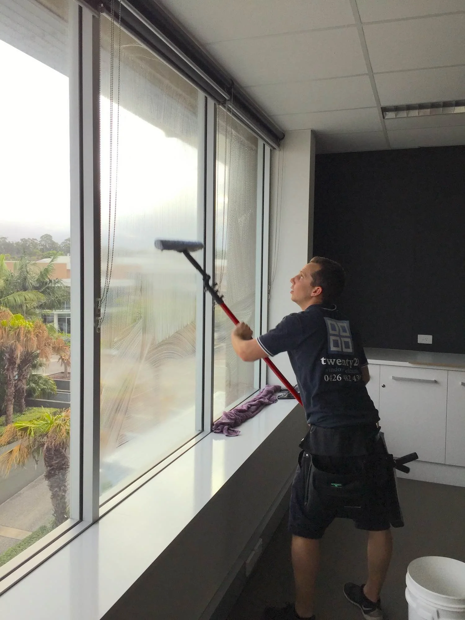 This floor of offices in Varsity Lakes, Robina looked fantastic after window cleaning.