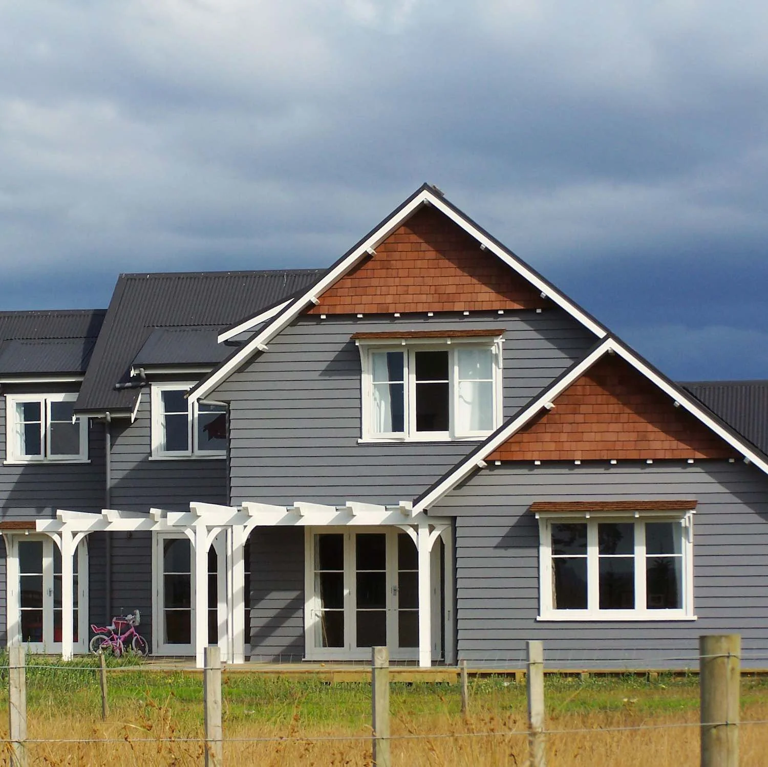 Twenty20 service both residential and domestic window cleaning jobs in northern NSW.