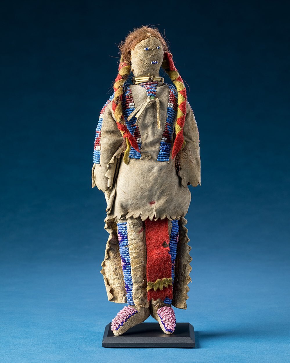 Lakota Male Doll, Late 19th Century, H: 11&rdquo;, All original no restoration. Price: $4,750
*
Be sure to click the website link in my bio to find more great art and objects! 
*
*
*
#plainsindiandolls 
#tribalart 
#nativeamericanart
#plainsindianbea