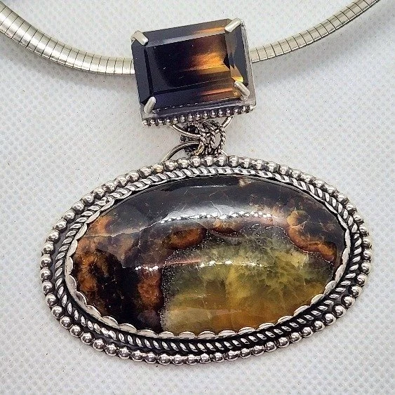 ✨ Maker Spotlight!

The countdown is almost over, just 1 DAY until our Holiday Pop-Up! 🎄

Today, we&rsquo;re excited to shine the spotlight on the incredible work of Phyllis Floyd, the artist behind Pearls Are For Girls, and one of our wonderfully t