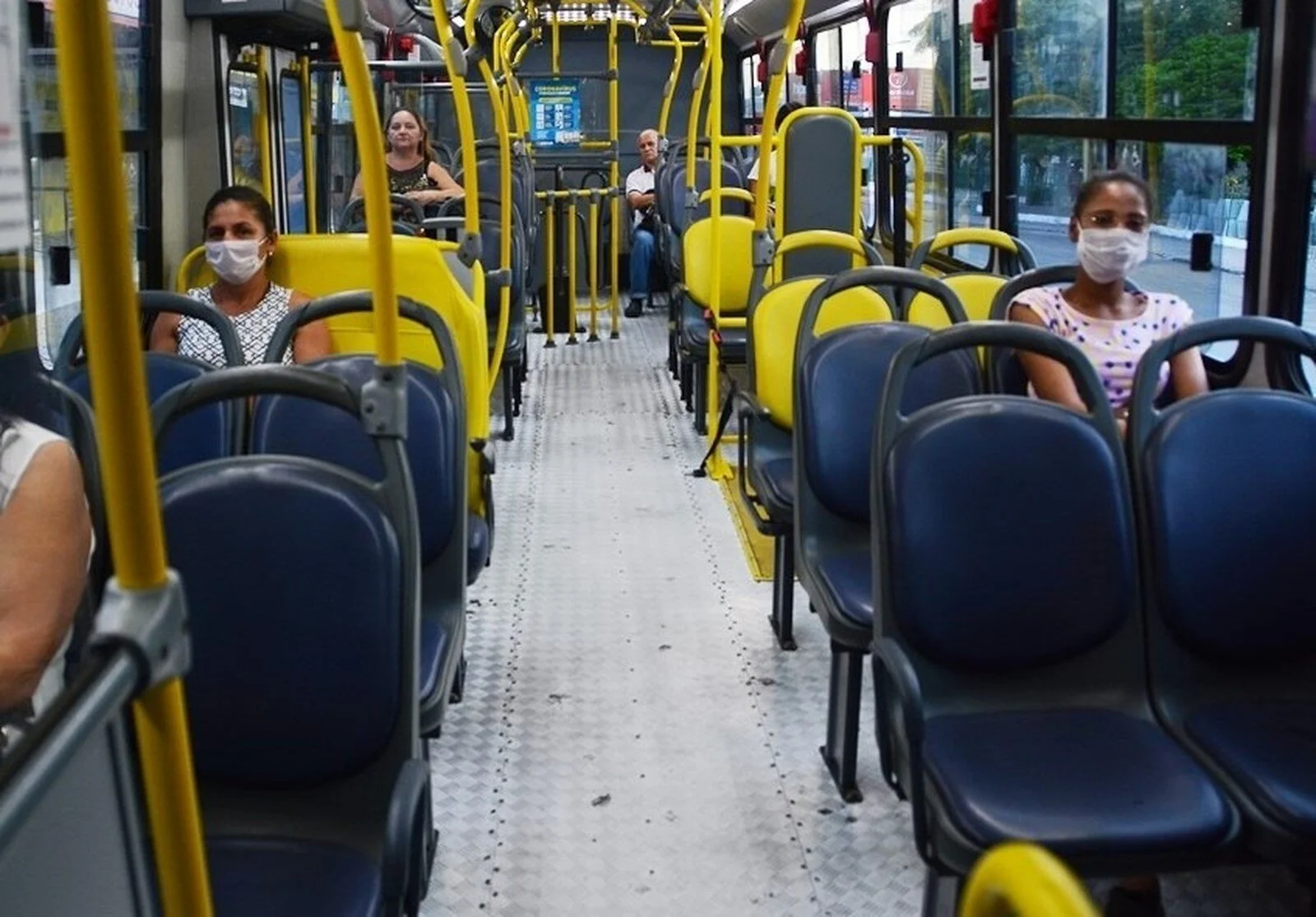 João Pessoa mantém transporte público suspenso e comércio e escolas fechados por mais 15 dias