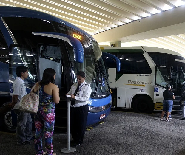 Governador Rui Costa prorroga suspensão de transporte