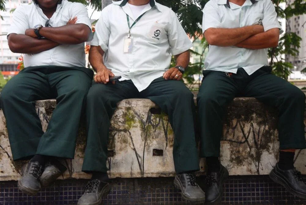 Demissões de motoristas e cobradores de ônibus da Região Metropolitana do Recife seguem sem reversão. Desempregados relatam drama