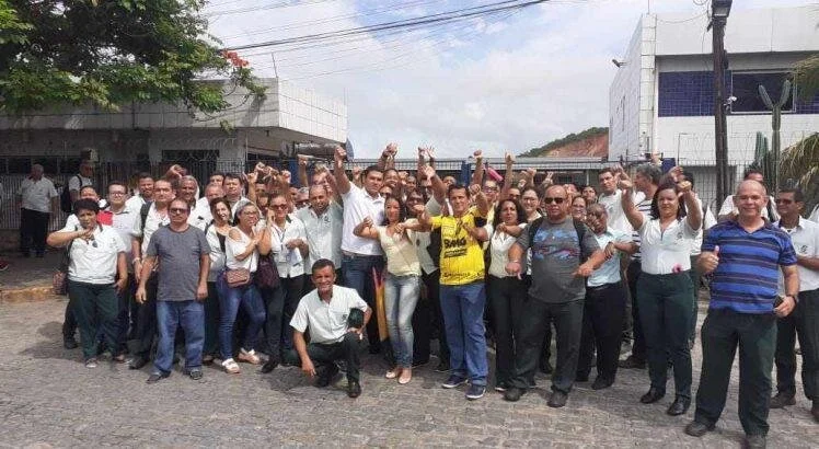 Demissões de motoristas. Empresas de ônibus dizem que ‘irredutibilidade do sindicato’ impede entendimento