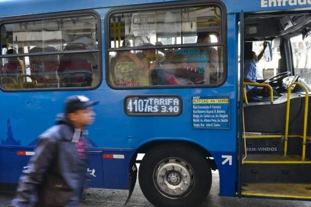 Prefeitura de BH repassa semanalmente R$ 3,5 milhões para empresas de ônibus