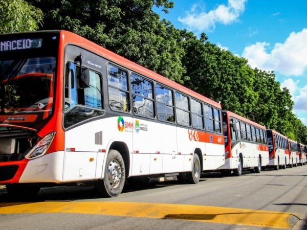 Com queda de 75% na arrecadação, empresas de ônibus podem demitir funcionários