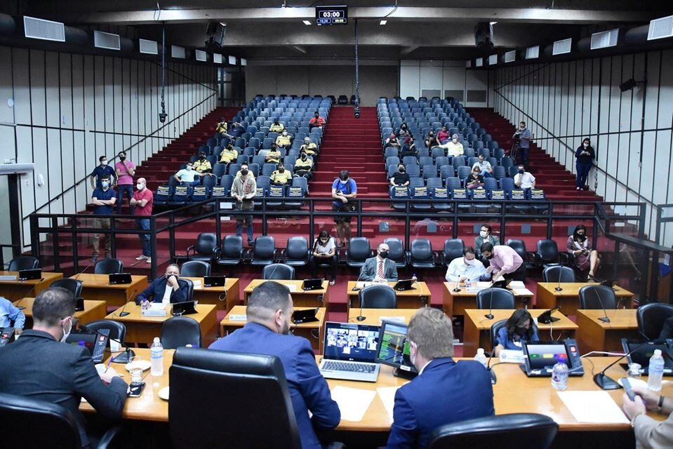 Redução de frota de ônibus em Ribeirão Preto (SP) é suspensa