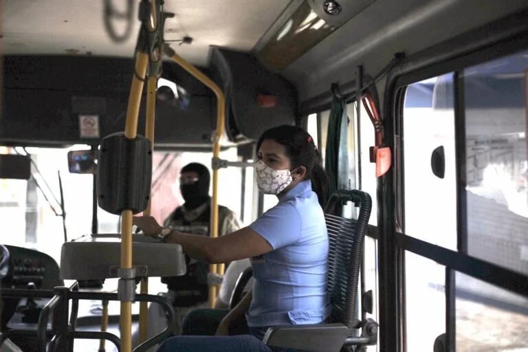 Projeto prevê proteção para motoristas e cobradores de ônibus de todo país durante pandemia de Covid-19