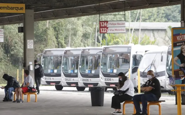 Defensoria pede à Justiça que idosos voltem a usar o transporte coletivo em Blumenau