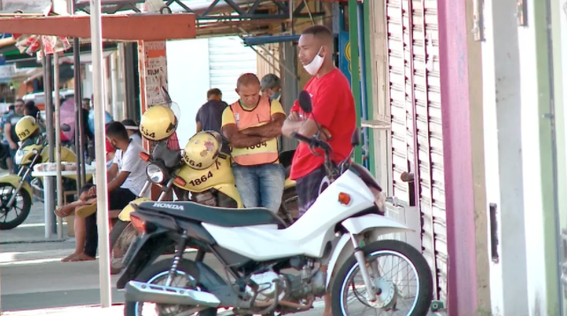 Greve dos motoristas de ônibus continua em Teresina e transporte é feito com 54 alternativos