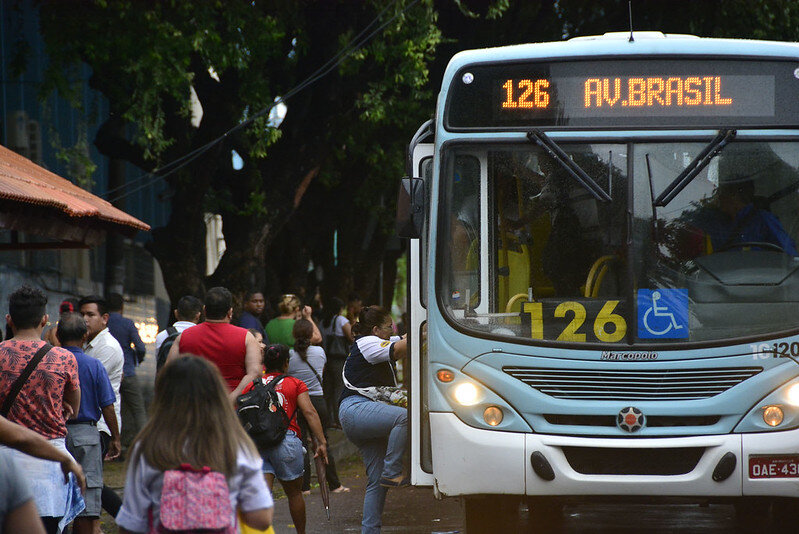 Arthur desobriga empresas de ônibus a cumprirem medidas contra Covid-19