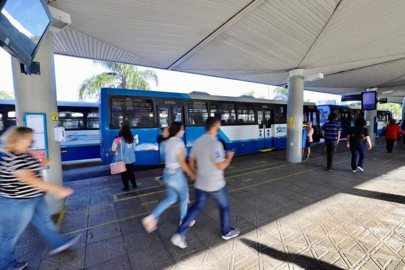 Prefeitura de Florianópolis desativa linhas de ônibus e altera horários das que estão em operação