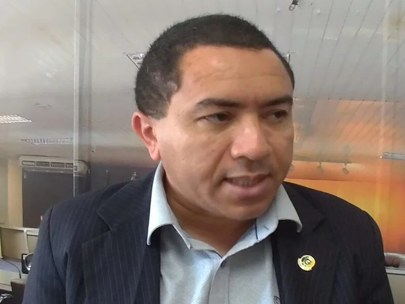 Vereador explica emenda garante estabilidade para funcionários de empresas de ônibus