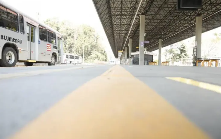 Agência autoriza redução do número de ônibus do transporte coletivo de Blumenau