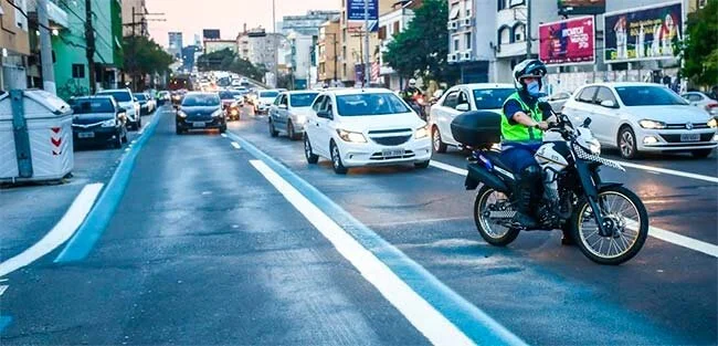 Nova faixa exclusiva para transporte público inicia amanhã em Porto Alegre