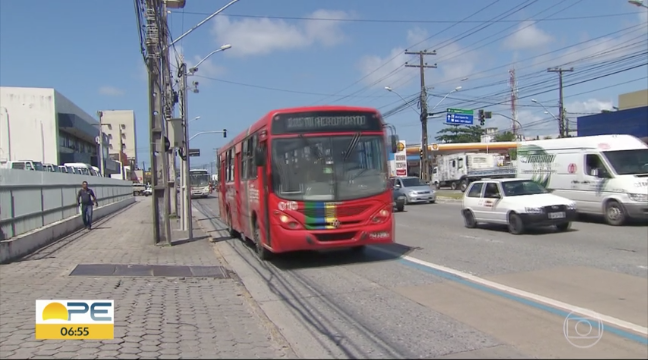 Secretário promete faixas exclusivas para ônibus entre cidades para ajudar a resolver superlotação