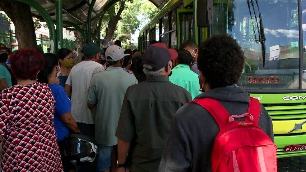 Justiça determina retorno da gratuidade do transporte público aos idosos em Teresina
