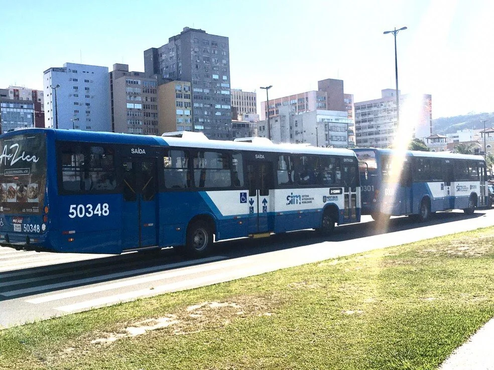 Florianópolis mantém suspensão do transporte coletivo intermunicipal após governo autorizar serviço no estado