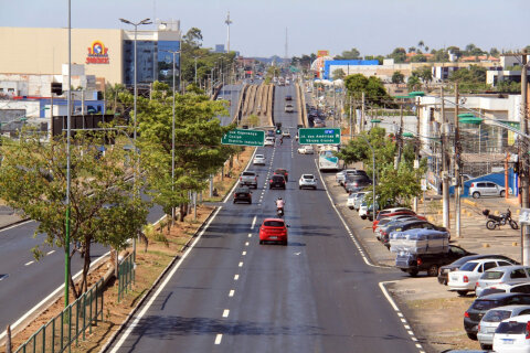 Faixa exclusiva de ônibus, a partir de segunda, na Fernando Corrêa da Costa