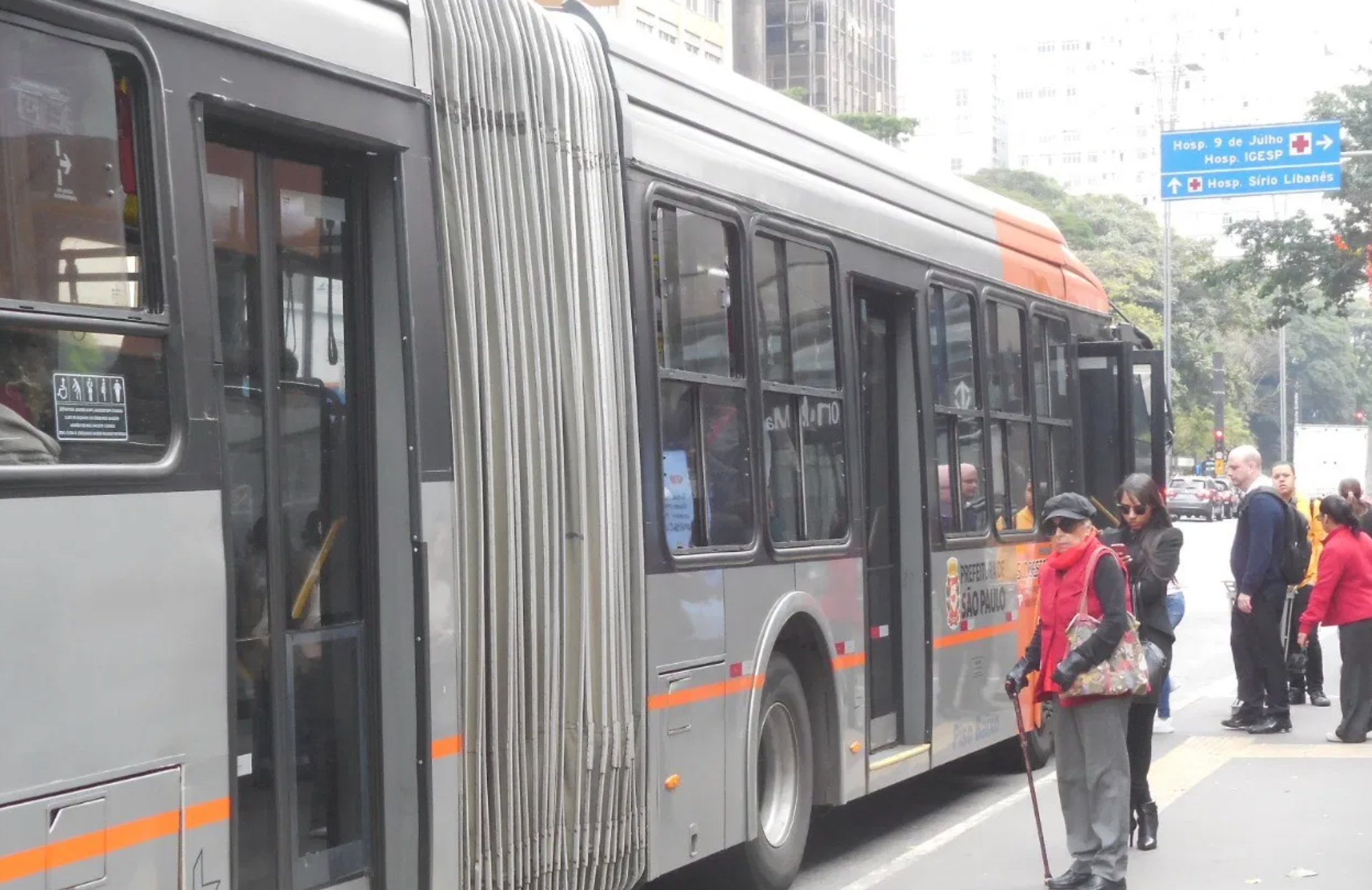 Mais dois projetos na Câmara de SP propõem volta de gratuidade no transporte para idosos com mais de 60 anos