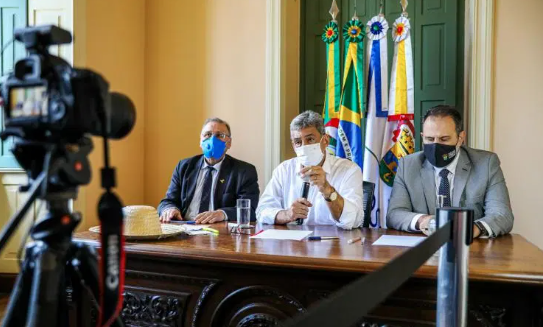 Porto Alegre (RS) proíbe transporte de passageiros em pé nos ônibus