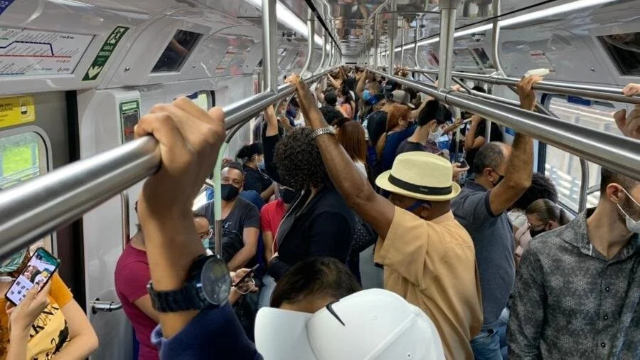 Fase mais restritiva do Plano SP amanhece com transporte público lotado