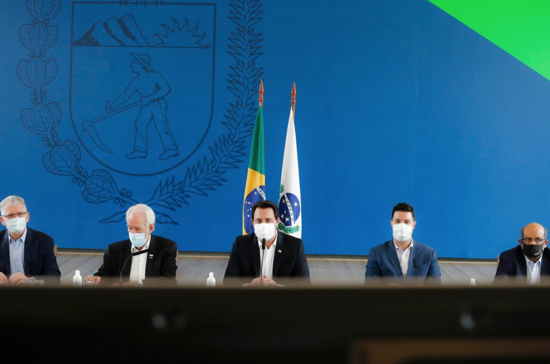 Governo do Paraná anuncia socorro para setores afetados pela pandemia, como ônibus de turismo e transporte escolar