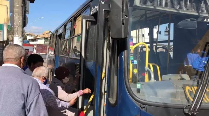 População de Caeté tem primeiro dia de transporte coletivo gratuito