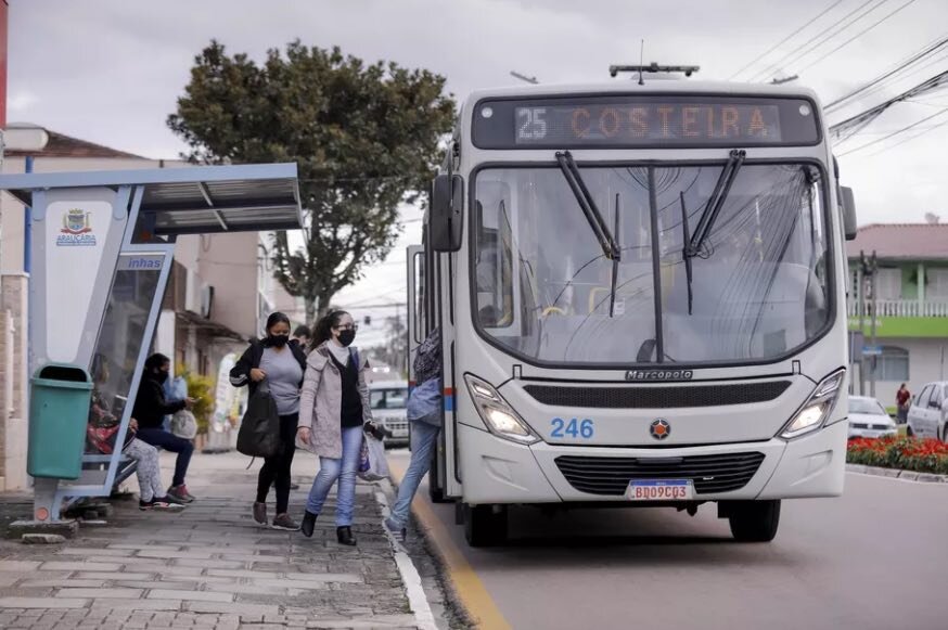 Tarifa reduzida e benefícios do transporte público em Araucária têm despertado interesse de municípios e da mídia