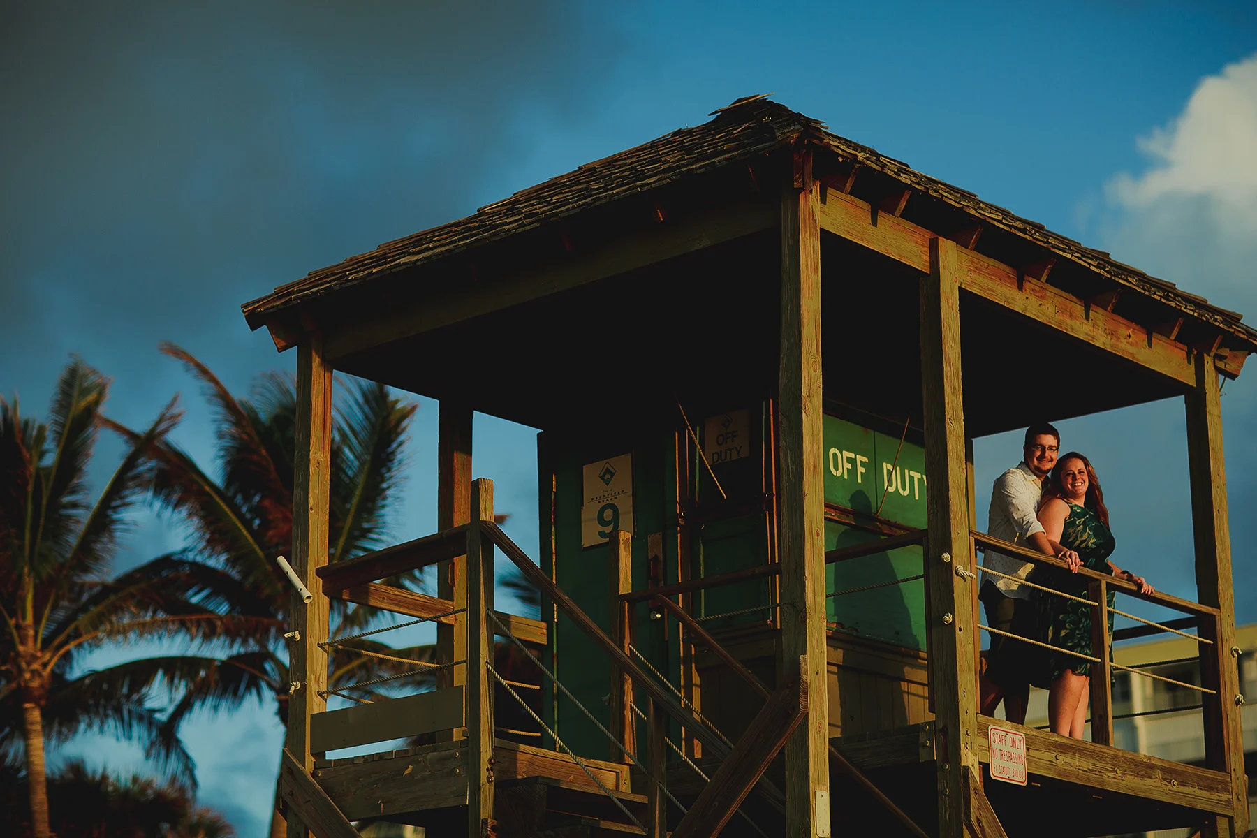 palm-trees-salty-couple-in-love-tiny-house-photo.jpg