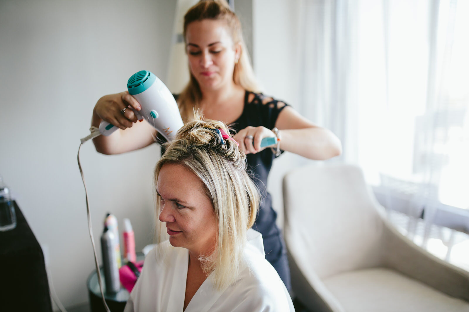 bride_getting_ready_tiny_house_photo_weddings.jpg