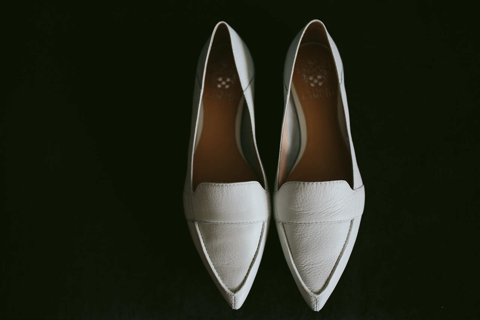 bride_shoes_tiny_house_photo_wedding_details.jpg