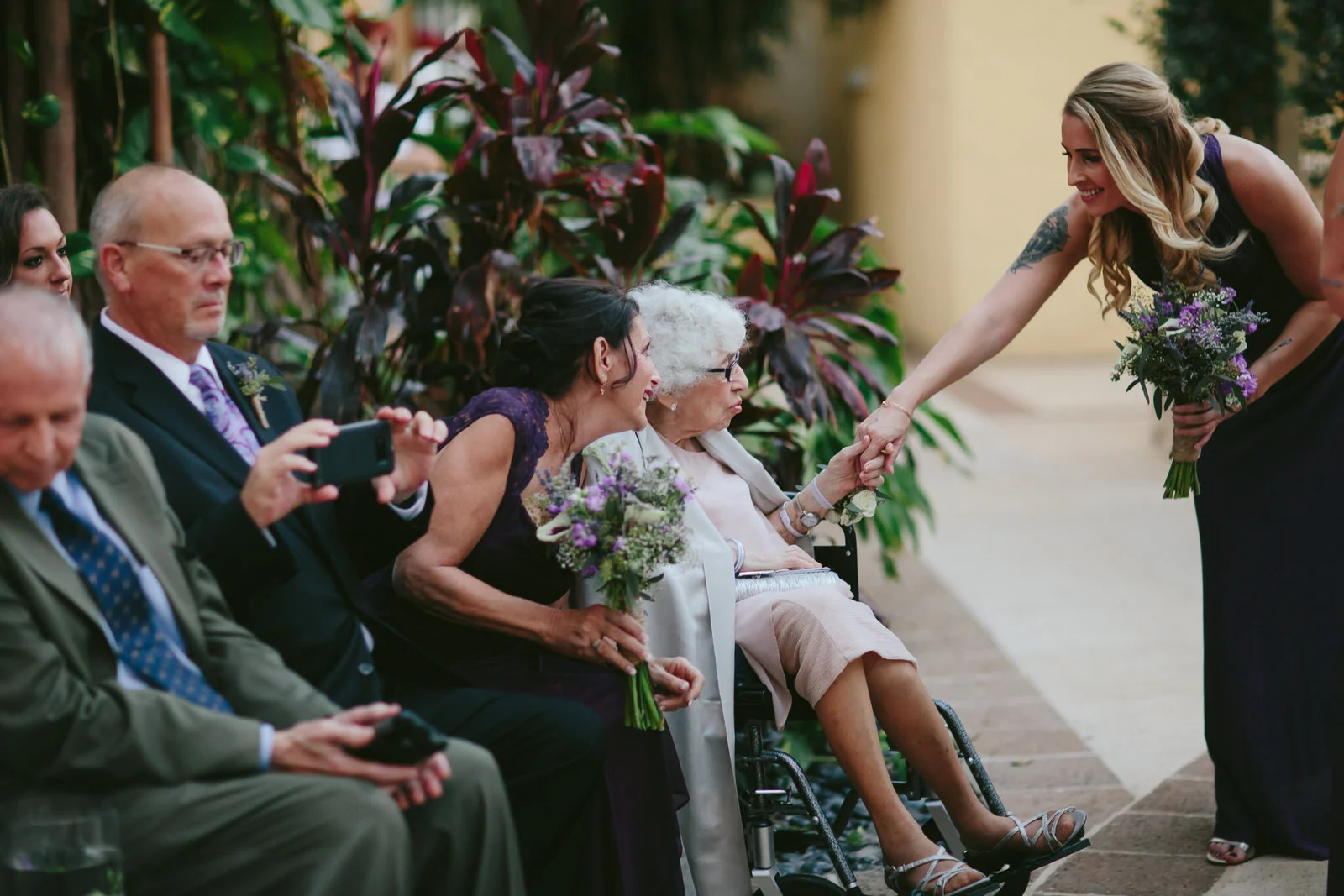 moment_driven_wedding_photographer_tiny_house_photo.jpg
