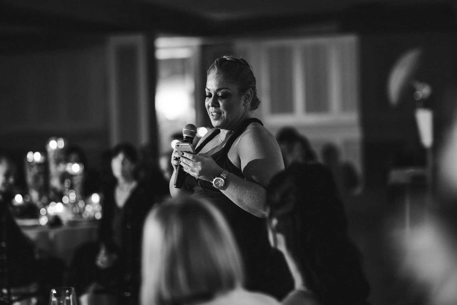 speeches_moments_tiny_house_photo_documentary_wedding_photography.jpg