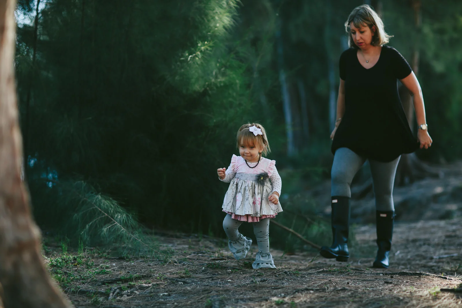 wolf_lake_park_family_portraits_tiny_house_photo-24.jpg