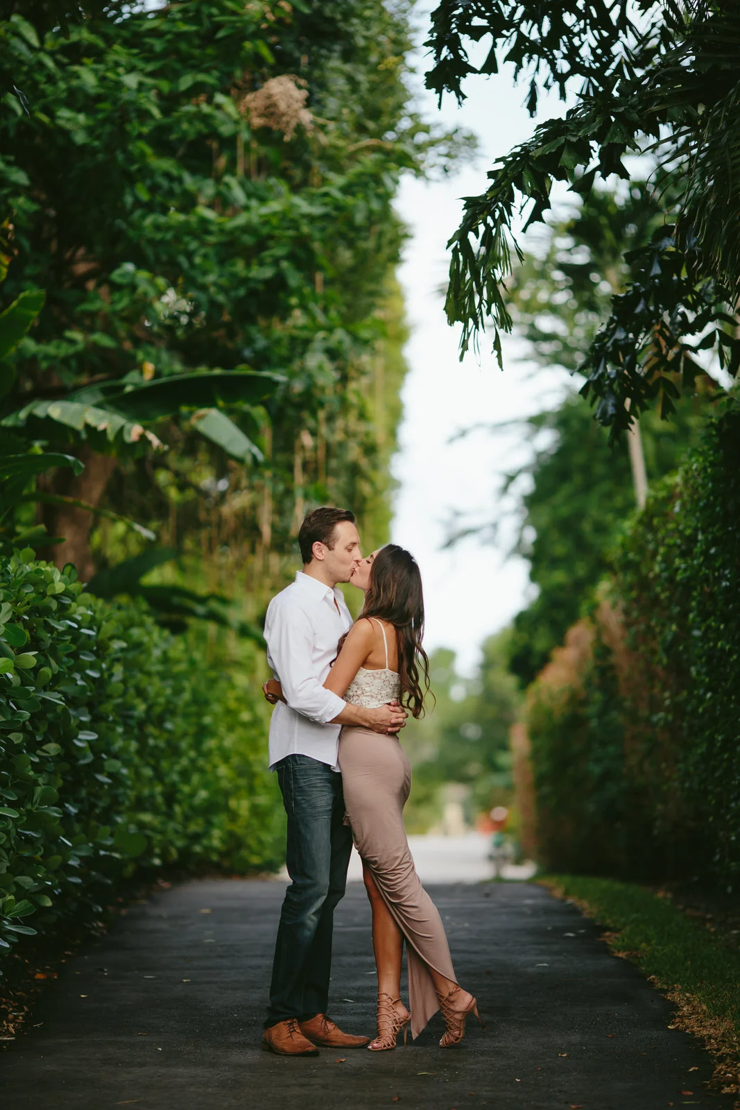 west_palm_beach_engagement_session_worth_avenue_tiny_house_photo-23.jpg