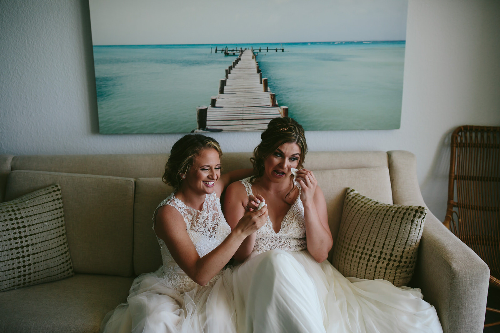 cutest_first_look_emotional_brides_wedding_day_moments.jpg