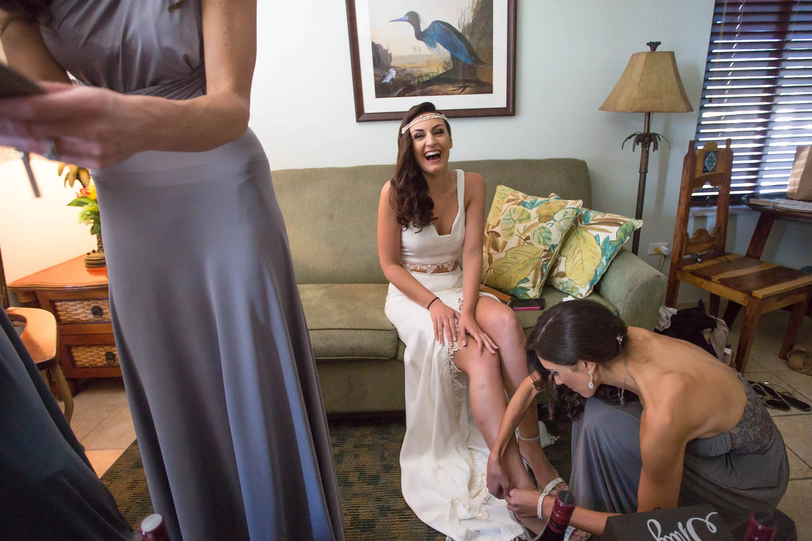 bride_getting_ready_bridesmaids.jpg