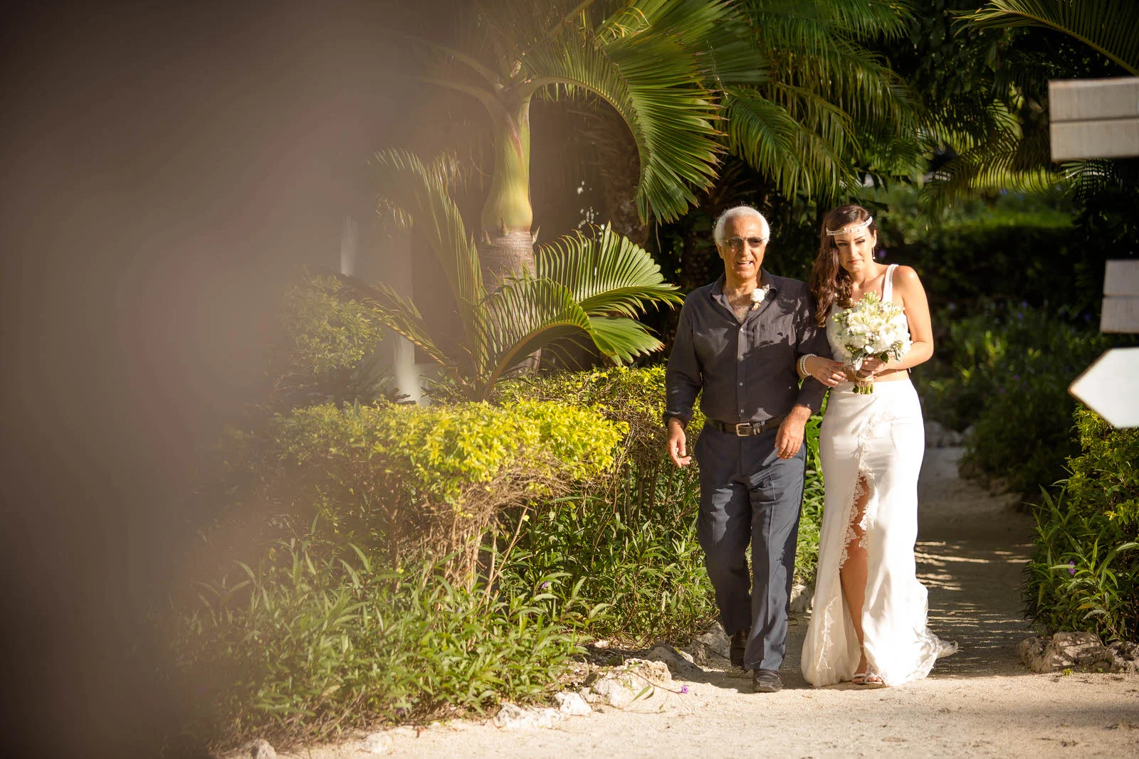 bride_dad_walking_ceremony_florida_destination_wedding.jpg