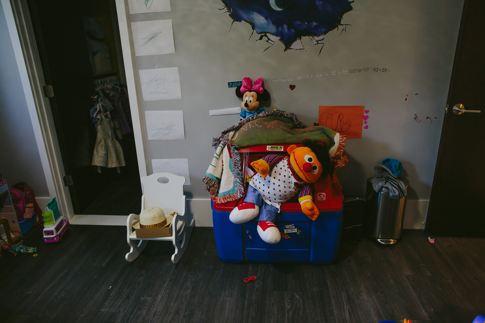 messy_childrens_room_embrace_the_chaos_day_in_the_life.jpg