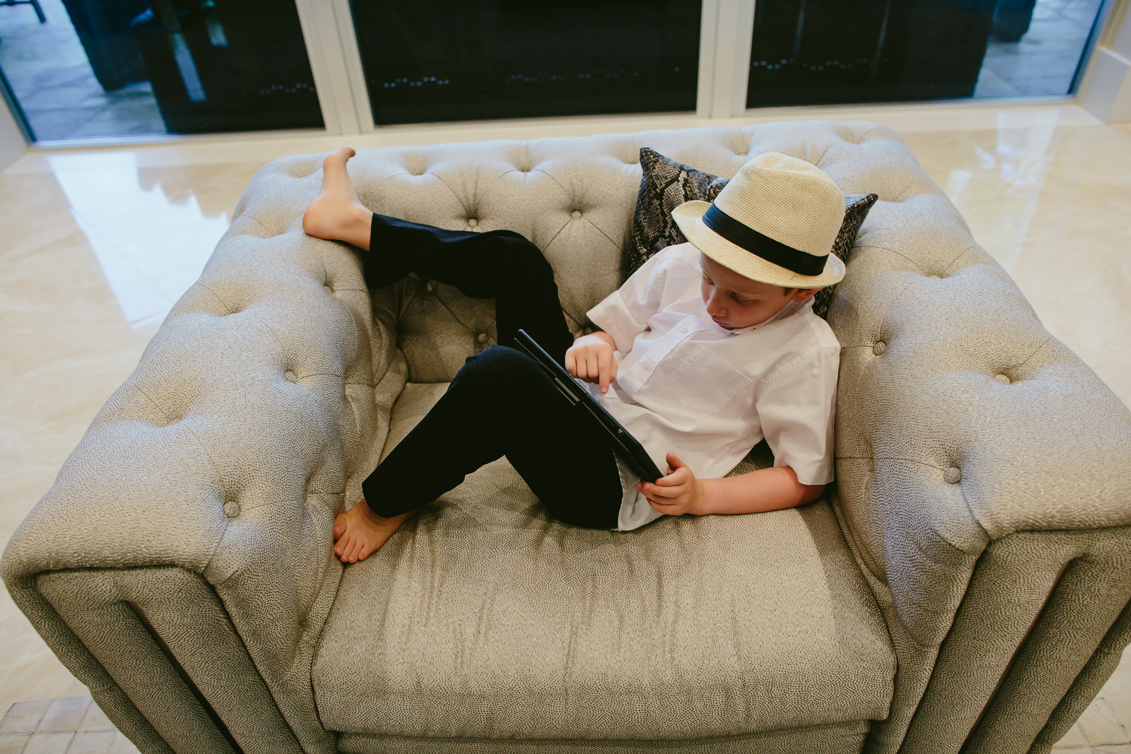 screen_time_family_photojournalism_tiny_house_photo.jpg