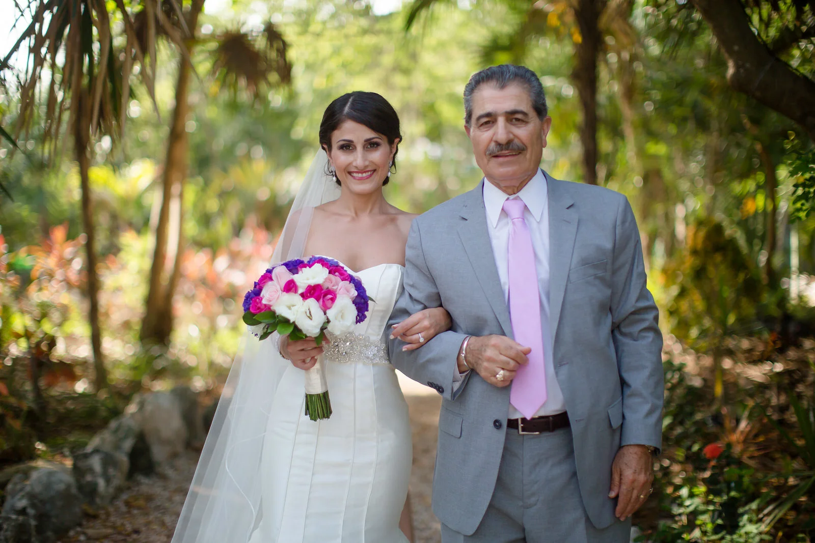 bride_and_father_wedding_ceremony_mexico.jpg