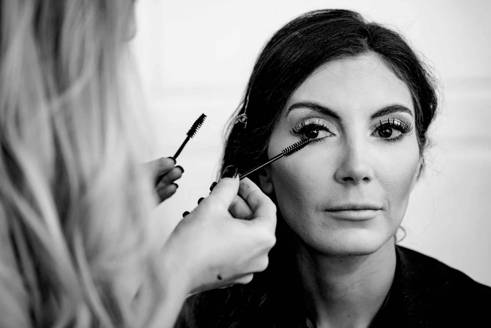 getting_ready_salon_wedding_day_stuart_wedding_photographer-95.jpg