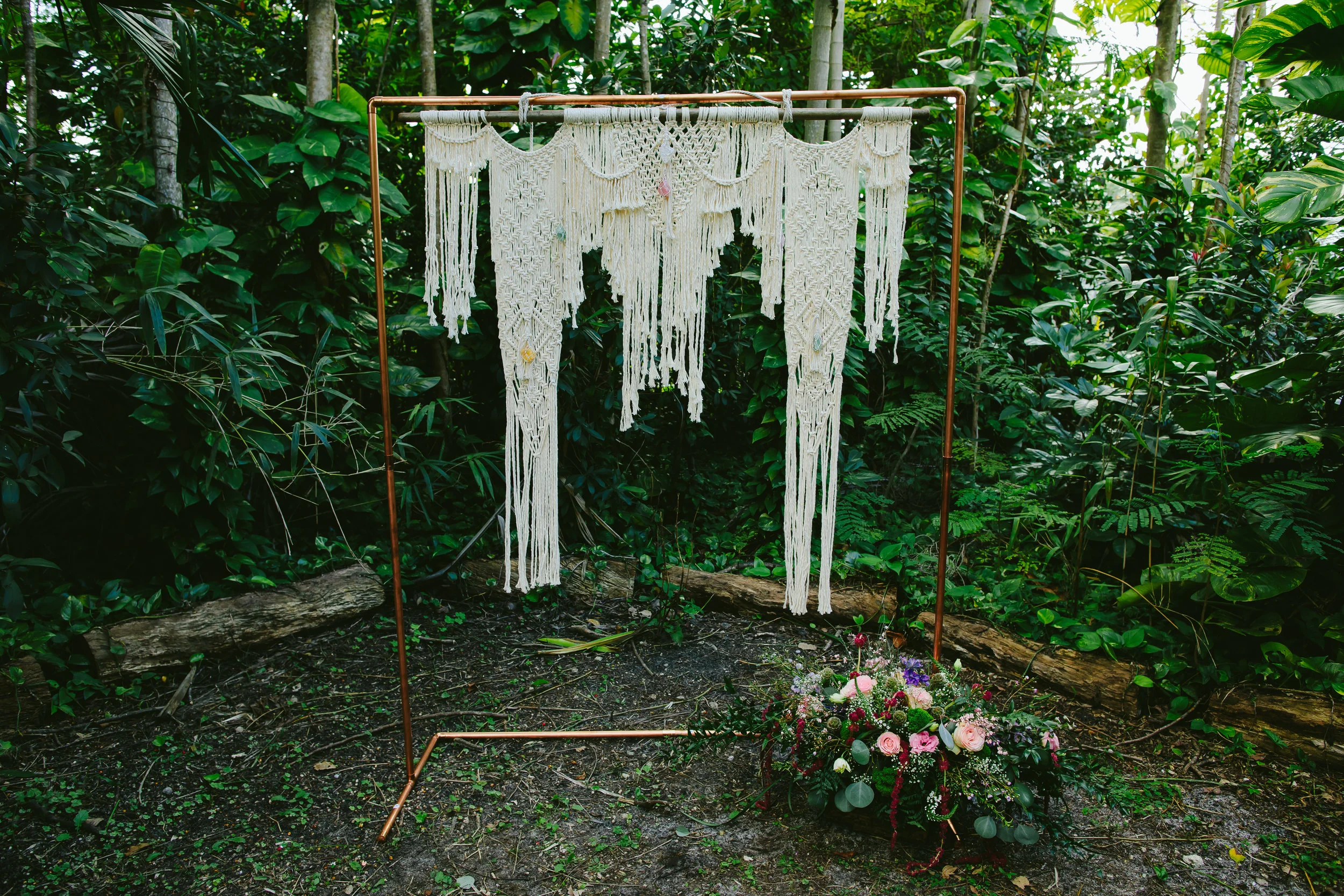 details-boho-wedding-shoot-tiny-house-photo-34.jpg