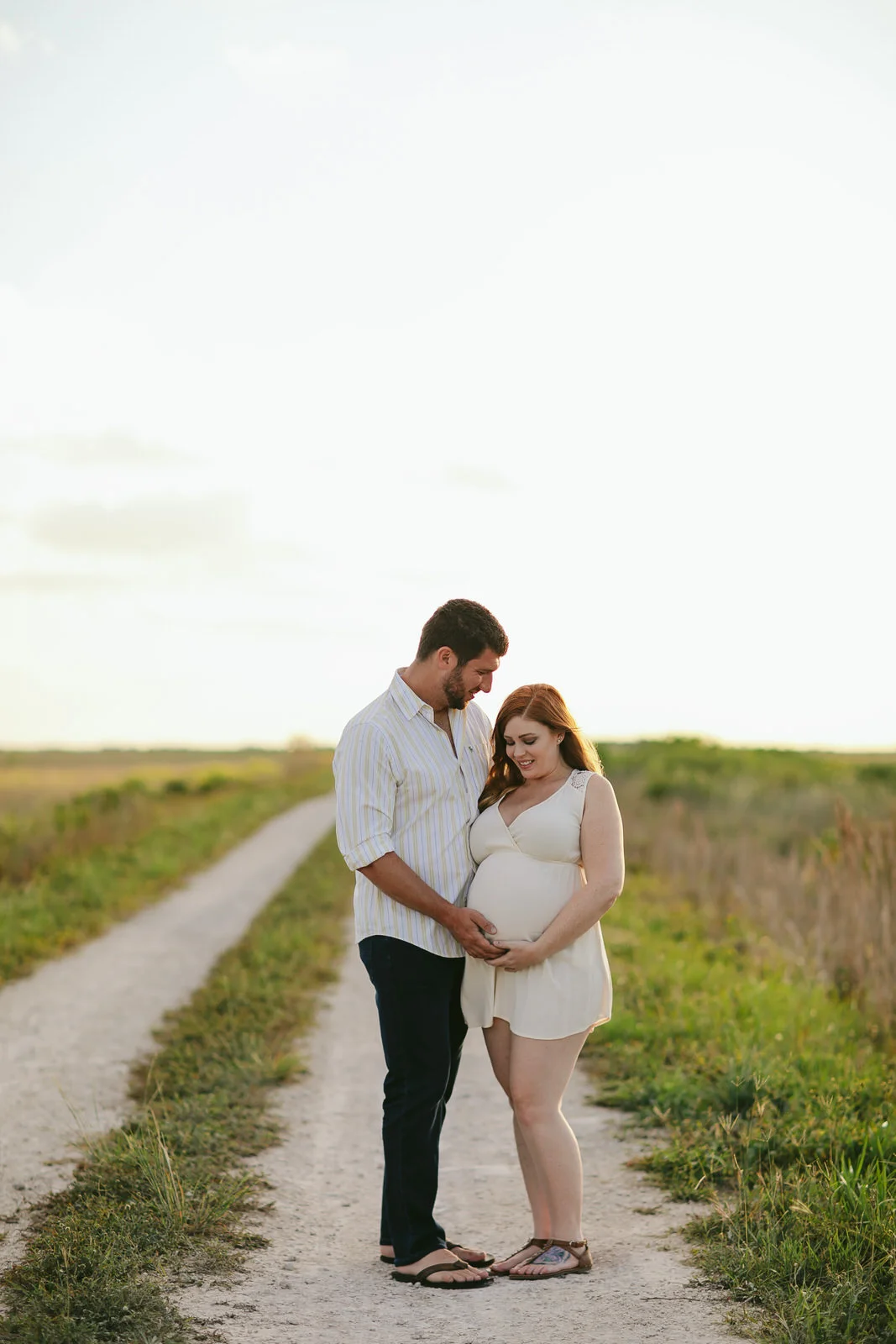 fort-lauderdale-pregnancy-session-everglades-national-park-tiny-house-photo-5.jpg