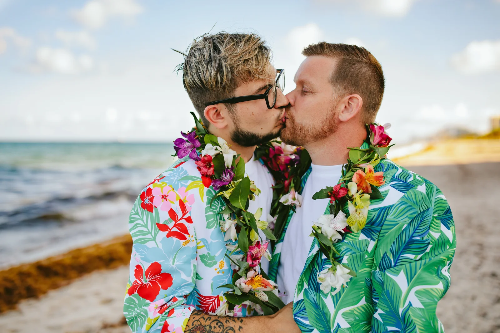 fort-lauderdale-beach-elopement-tiny-house-photo-grooms-kissing.jpg